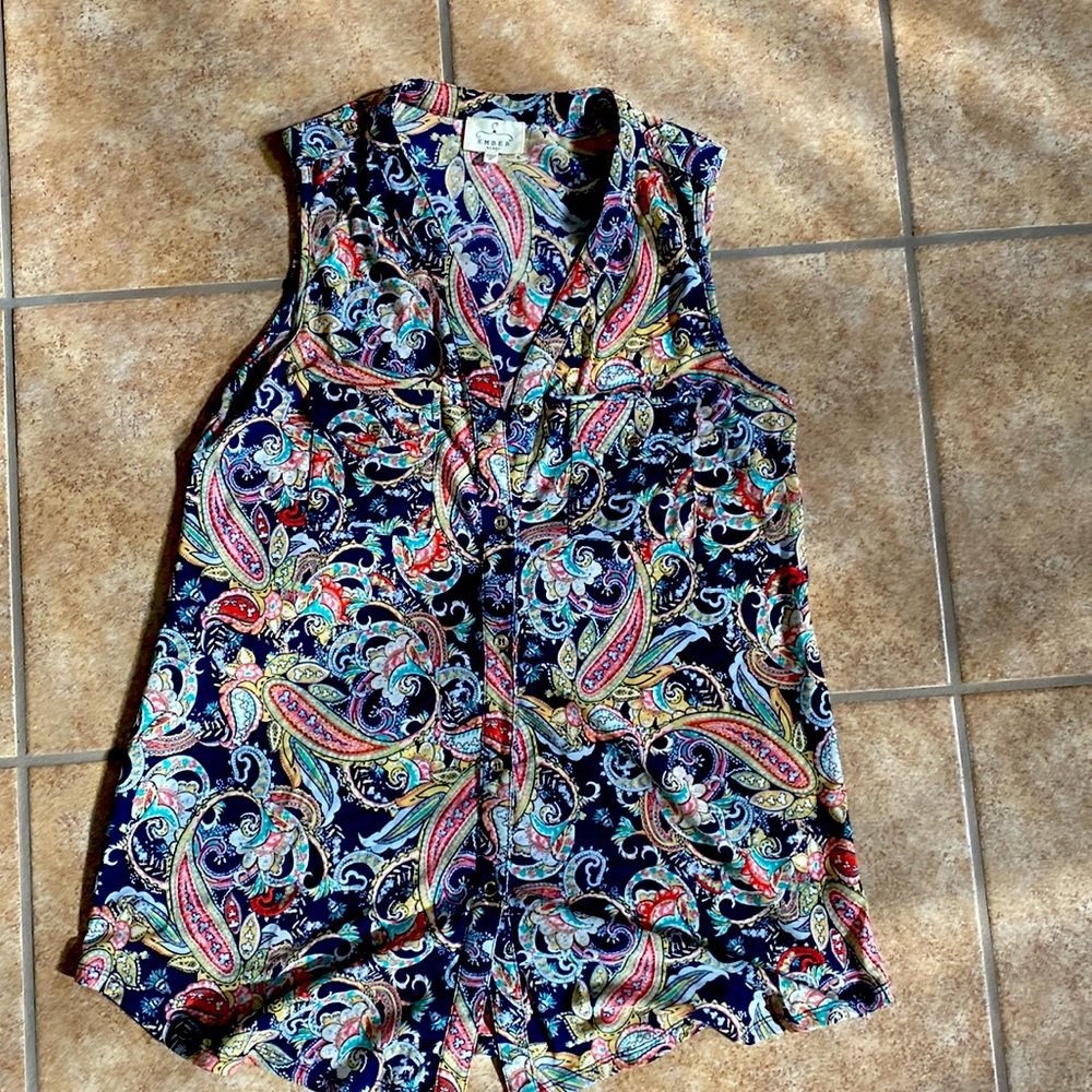 Like New Ember Stylish Medium Button up Paisley Tank